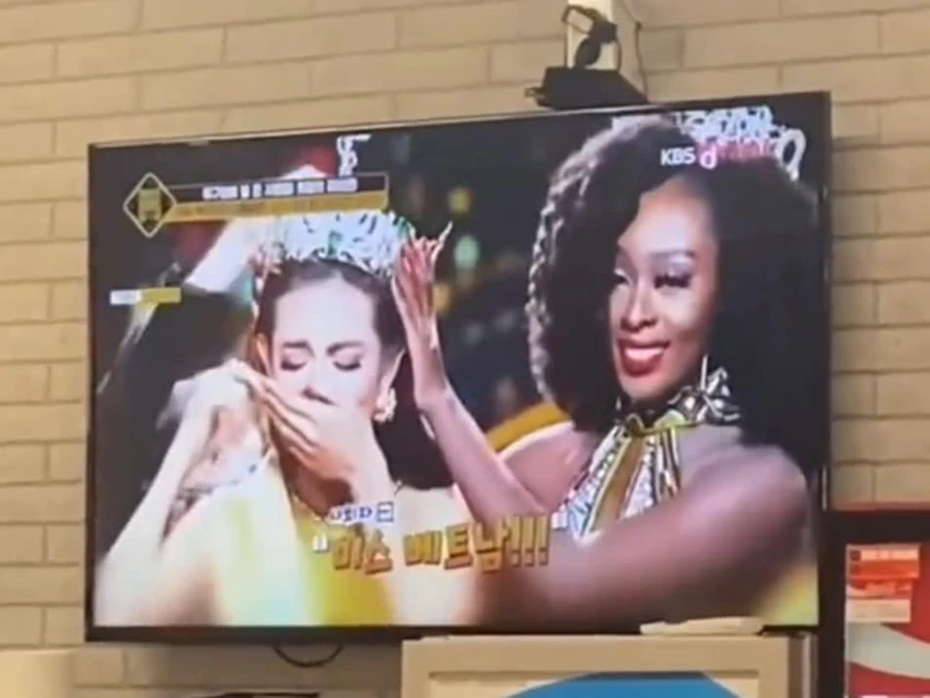Khoảnh khắc khi Thùy Tiên đăng quang ở Miss Grand International 2021. Ảnh: Chụp màn hình Khoảnh khắc khi Thùy Tiên đăng quang ở Miss Grand International 2021. Ảnh: Chụp màn hình