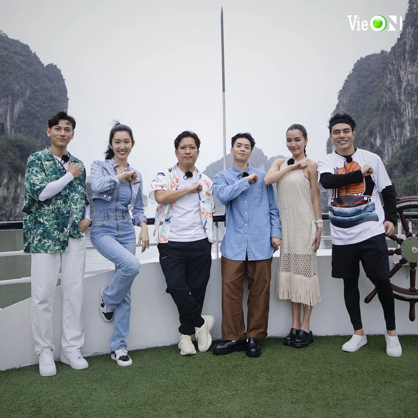 Dàn cast trong Hành trình rực rỡ. Dàn cast trong Hành trình rực rỡ.