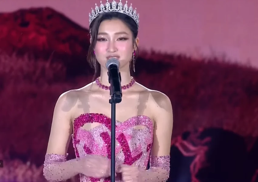 Á hậu Phương Nhi chia sẻ tại đêm chung kết. Ảnh: Chụp màn hình Á hậu Phương Nhi chia sẻ tại đêm chung kết. Ảnh: Chụp màn hình