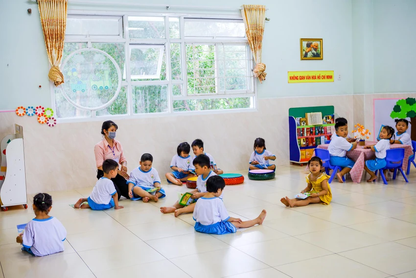 Hiện trường có tổng 390 em học sinh, đạt 65% công suất do ảnh hưởng của dịch bệnh. Hiện trường có tổng 390 em học sinh, đạt 65% công suất do ảnh hưởng của dịch bệnh.
