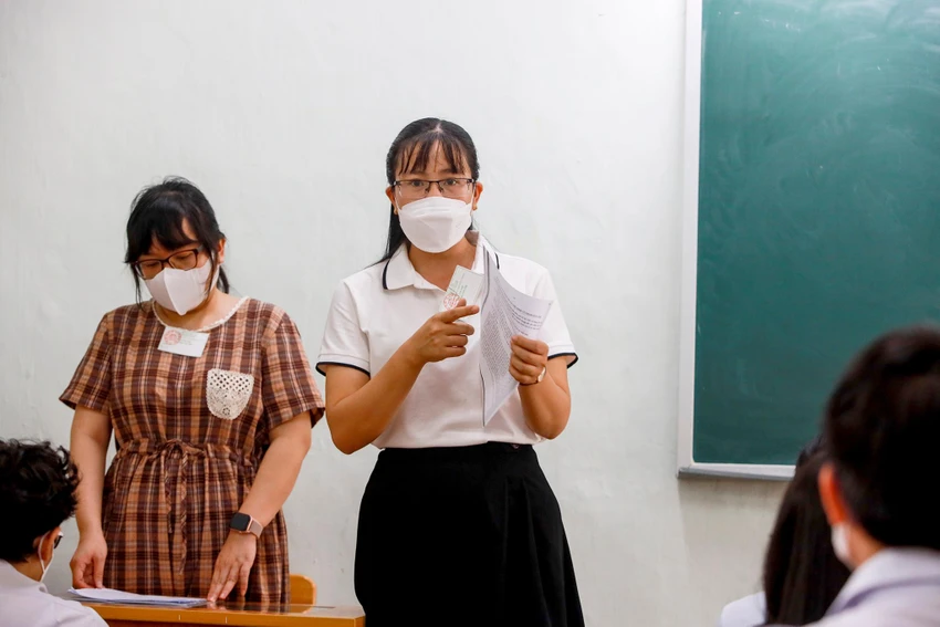 Các em học sinh được dặn dò kỹ lưỡng về quy chế thi. Các em học sinh được dặn dò kỹ lưỡng về quy chế thi.