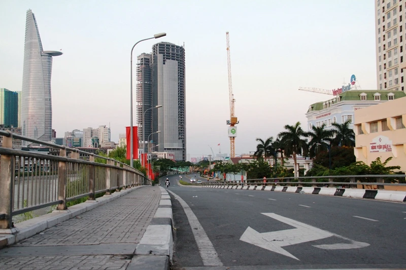 Phố Sài Gòn lãng mạn ngày đầu năm ảnh 23 Phố Sài Gòn lãng mạn ngày đầu năm ảnh 23