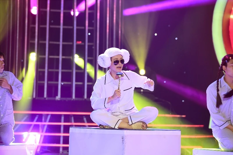 Hòa Minzy hát cải lương cực ngọt khiến Hoài Linh ngỡ ngàng ảnh 6 Hòa Minzy hát cải lương cực ngọt khiến Hoài Linh ngỡ ngàng ảnh 6