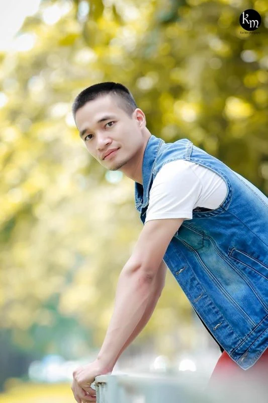 Lệ Rơi bất ngờ hóa 'soái ca' khiến khán giả ngỡ ngàng ảnh 8 Lệ Rơi bất ngờ hóa 'soái ca' khiến khán giả ngỡ ngàng ảnh 8