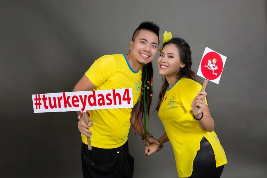 Đông đảo nghệ sĩ chụp ảnh quảng bá Turkey Dash 4 ảnh 3 Đông đảo nghệ sĩ chụp ảnh quảng bá Turkey Dash 4 ảnh 3