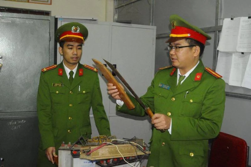 “Dân muốn giấu súng, vào nhà lục tìm chưa chắc đã thấy! ảnh 3 “Dân muốn giấu súng, vào nhà lục tìm chưa chắc đã thấy! ảnh 3