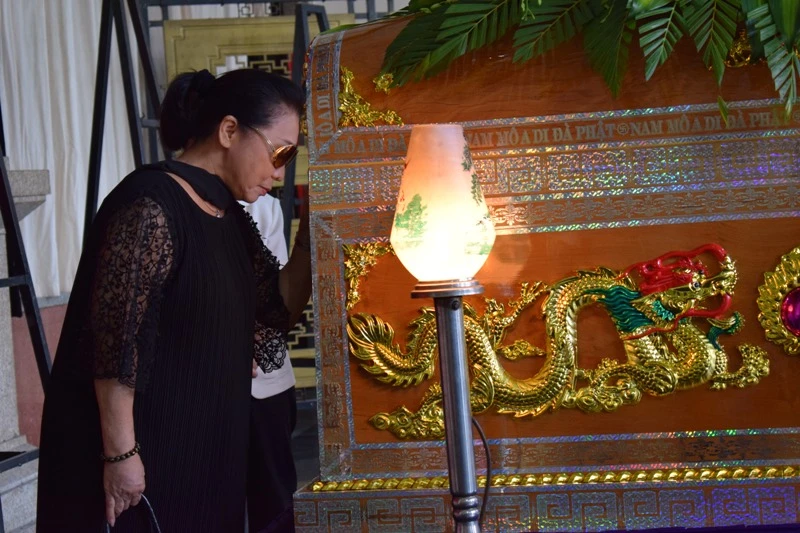 Anh Sáu Thảo: Bồ tát của những người nghệ sĩ ảnh 2 Anh Sáu Thảo: Bồ tát của những người nghệ sĩ ảnh 2
