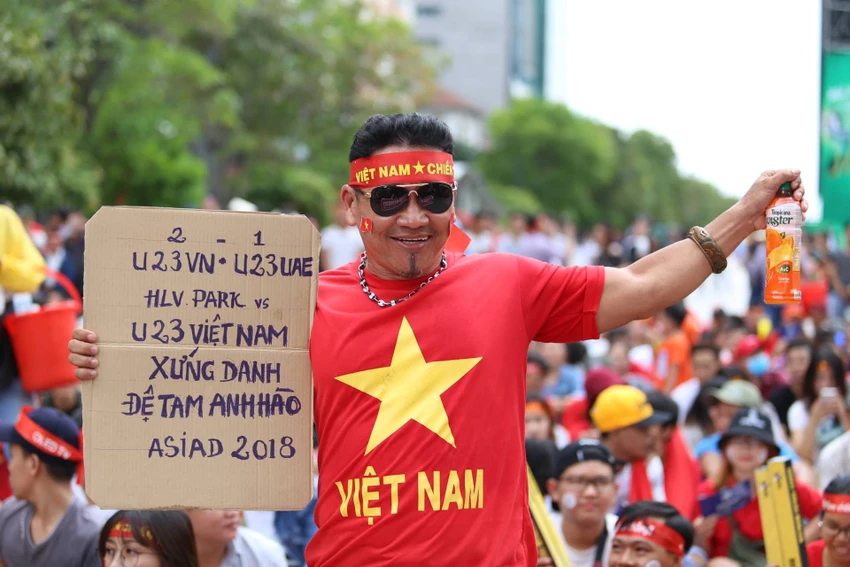 Cổ động viên cả nước tiếp lửa cho Olympic Việt Nam ảnh 10 Cổ động viên cả nước tiếp lửa cho Olympic Việt Nam ảnh 10