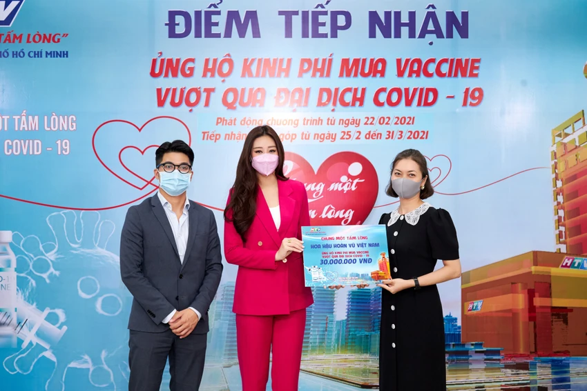 Hoa hậu Khánh Vân 'biến hoá' lạ kỳ chỉ với dải lụa mềm ảnh 2 Hoa hậu Khánh Vân 'biến hoá' lạ kỳ chỉ với dải lụa mềm ảnh 2