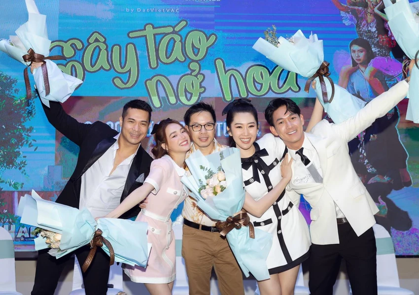 Nhã Phương: Thái Hòa thức đến sáng học kịch bản, khóc khi ngủ ảnh 4