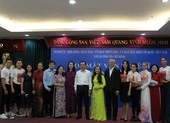 TP.HCM tri ân văn nghệ sĩ: ‘Văn nghệ sĩ bất chấp hiểm nguy xông vào tâm dịch’
