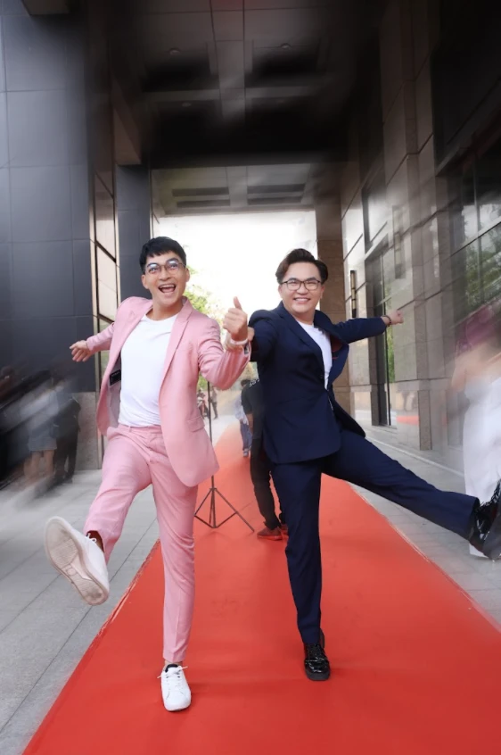 Khương Ngọc và Đại Nghĩa hài hước tại lễ ra mắt Khương Ngọc và Đại Nghĩa hài hước tại lễ ra mắt