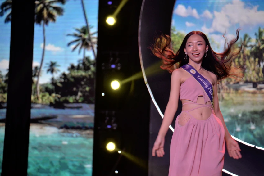 Trương Phương Nga tự tin trong trang phục áo tắm. Ảnh: NGUYỄN TRÀ Trương Phương Nga tự tin trong trang phục áo tắm. Ảnh: NGUYỄN TRÀ