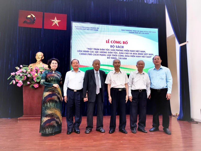 Ông Hai Phước: ‘Tôi rơi nước mắt khi đọc lại những trang sách lịch sử bi hùng miền Nam…’ ảnh 2