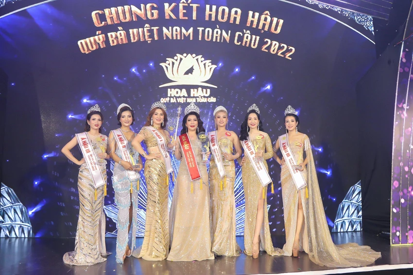 Trần Thị Ái Loan đăng quang Hoa hậu quý bà Việt Nam toàn cầu 2022. Ảnh: BTC Trần Thị Ái Loan đăng quang Hoa hậu quý bà Việt Nam toàn cầu 2022. Ảnh: BTC