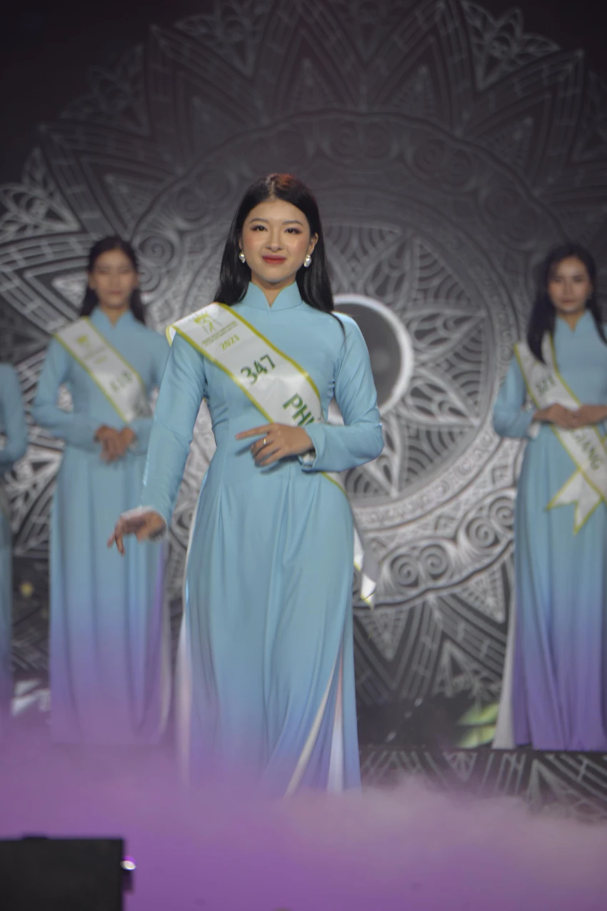 Thí sinh Hoa hậu Môi trường Việt Nam duyên dáng trong trang phục áo dài ảnh 2 Thí sinh Hoa hậu Môi trường Việt Nam duyên dáng trong trang phục áo dài ảnh 2