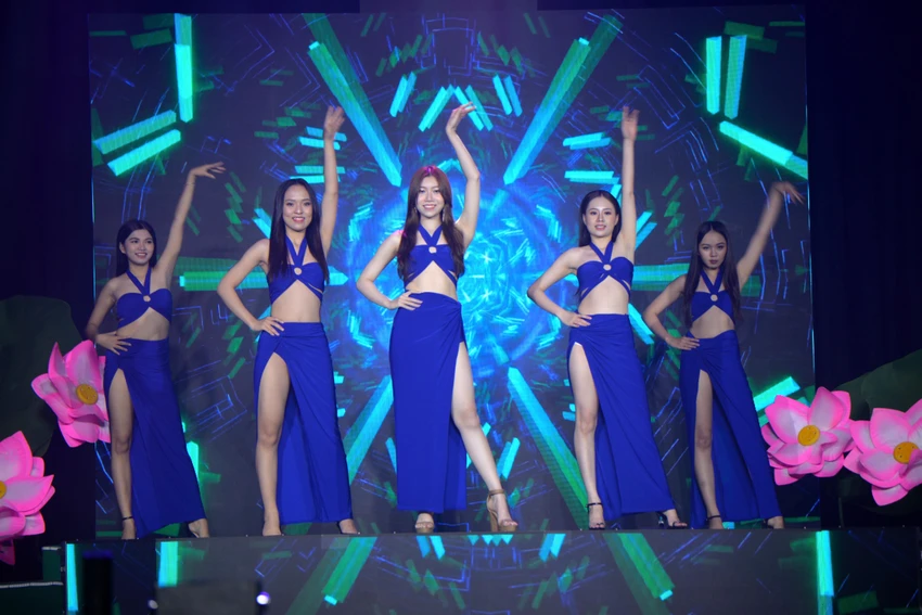 Các thí sinh Hoa hậu môi trường tự tin trong trang phục bikini Các thí sinh Hoa hậu môi trường tự tin trong trang phục bikini