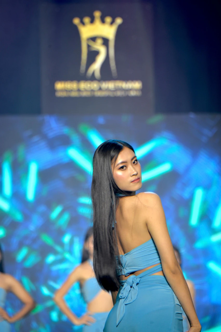 Tự tin trong trang phục bikini Tự tin trong trang phục bikini