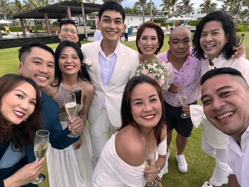 Đám cưới của diễn viên Khương Ngọc với số lượng khách mời rất hạn chế. Ảnh: FB Trân Lục