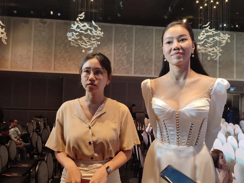 Bà Phạm Kim Dung - CEO Sen Vàng và luật sư Dạ Thảo. Ảnh: NGUYỄN TRÀ Bà Phạm Kim Dung - CEO Sen Vàng và luật sư Dạ Thảo. Ảnh: NGUYỄN TRÀ