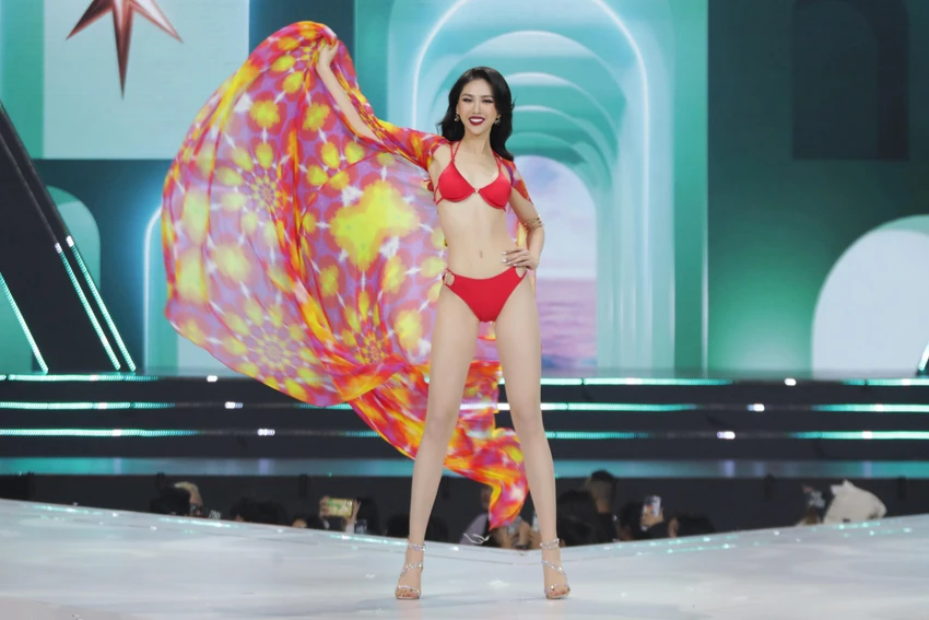 Siêu mẫu Bùi Quỳnh Hoa Siêu mẫu Bùi Quỳnh Hoa