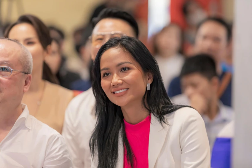 Hoa hậu H'Hen Niê làm đại sứ Miss Peace Vietnam. Ảnh: FBNV Hoa hậu H'Hen Niê làm đại sứ Miss Peace Vietnam. Ảnh: FBNV