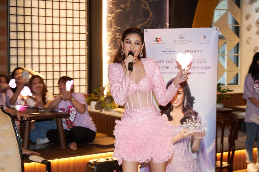 Hoa hậu Khánh Vân gặp gỡ và giao lưu báo chí, người hâm mộ sau gần 3 năm đăng quang. Ảnh: SANG ĐÀO Hoa hậu Khánh Vân gặp gỡ và giao lưu báo chí, người hâm mộ sau gần 3 năm đăng quang. Ảnh: SANG ĐÀO