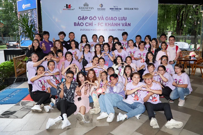 Nhiều khán giả không ngại xa, từ Hà Nội bay vào hoặc từ miền Tây đi xe đò lên. Ảnh: SANG ĐÀO Nhiều khán giả không ngại xa, từ Hà Nội bay vào hoặc từ miền Tây đi xe đò lên. Ảnh: SANG ĐÀO
