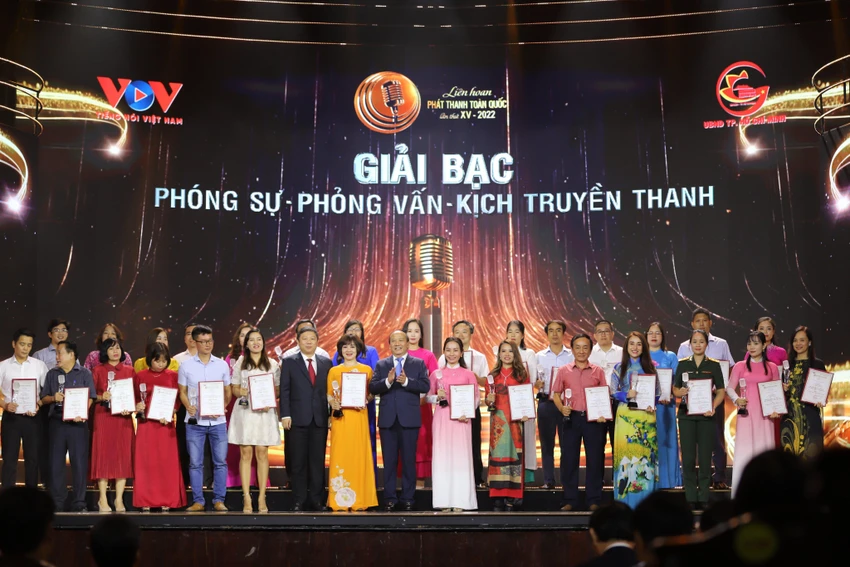 ‘Giữa lằn ranh sinh tử’ giành giải đặc biệt Liên hoan Phát thanh toàn quốc ảnh 3 ‘Giữa lằn ranh sinh tử’ giành giải đặc biệt Liên hoan Phát thanh toàn quốc ảnh 3