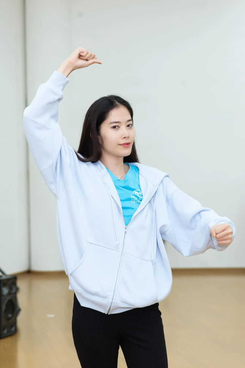 Tiết lộ tiêu chí tân Hoa hậu Thế giới Việt Nam, fan lo lắng cho Nam Em ảnh 4 Tiết lộ tiêu chí tân Hoa hậu Thế giới Việt Nam, fan lo lắng cho Nam Em ảnh 4