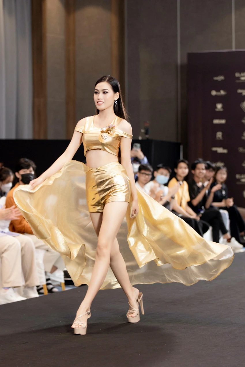 Trần Nguyên Minh Thư là Hoa hậu Du lịch Đà Nẵng 2022. Sau 5 tháng đăng quang Minh Thư thu thập thêm nhiều kinh nghiệm để tiếp tục thử sức ở Miss Grand Vietnam. Trần Nguyên Minh Thư là Hoa hậu Du lịch Đà Nẵng 2022. Sau 5 tháng đăng quang Minh Thư thu thập thêm nhiều kinh nghiệm để tiếp tục thử sức ở Miss Grand Vietnam.