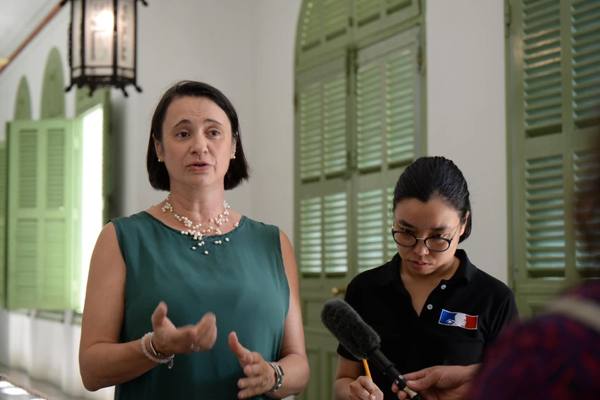 Bà Emmanuelle Pavillon-Grosser - tổng lãnh sự Pháp tại TP.HCM chia sẻ "Những ngày di sản châu Âu" được tổ chức từ năm 1984 và được mở rộng khắp thế giới. Đây là một sáng kiến của Bộ Văn hóa Pháp. Ngày này là dịp duy nhất trong năm để công chúng được đến thăm các công trình lịch sử thường không mở cửa đón khách do có mục đích sử dụng khác (chính trị, ngoại giao, …). Bà Emmanuelle Pavillon-Grosser - tổng lãnh sự Pháp tại TP.HCM chia sẻ "Những ngày di sản châu Âu" được tổ chức từ năm 1984 và được mở rộng khắp thế giới. Đây là một sáng kiến của Bộ Văn hóa Pháp. Ngày này là dịp duy nhất trong năm để công chúng được đến thăm các công trình lịch sử thường không mở cửa đón khách do có mục đích sử dụng khác (chính trị, ngoại giao, …).