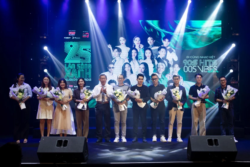 Làn sóng xanh lần thứ 25: Phương Thanh đợi 2 tiếng hỗ trợ Đức Phúc ảnh 3 Làn sóng xanh lần thứ 25: Phương Thanh đợi 2 tiếng hỗ trợ Đức Phúc ảnh 3