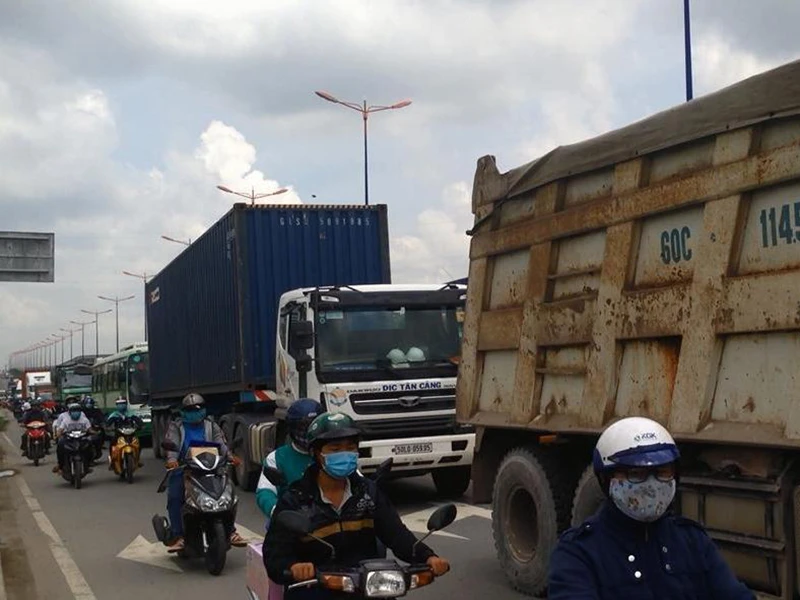 Vụ việc khiến giao thông khu vực bị ùn ứ nghiêm trọng