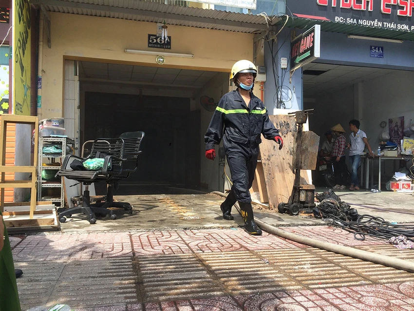 Cháy kho hàng, văn phòng công ty ở Gò Vấp ảnh 1
