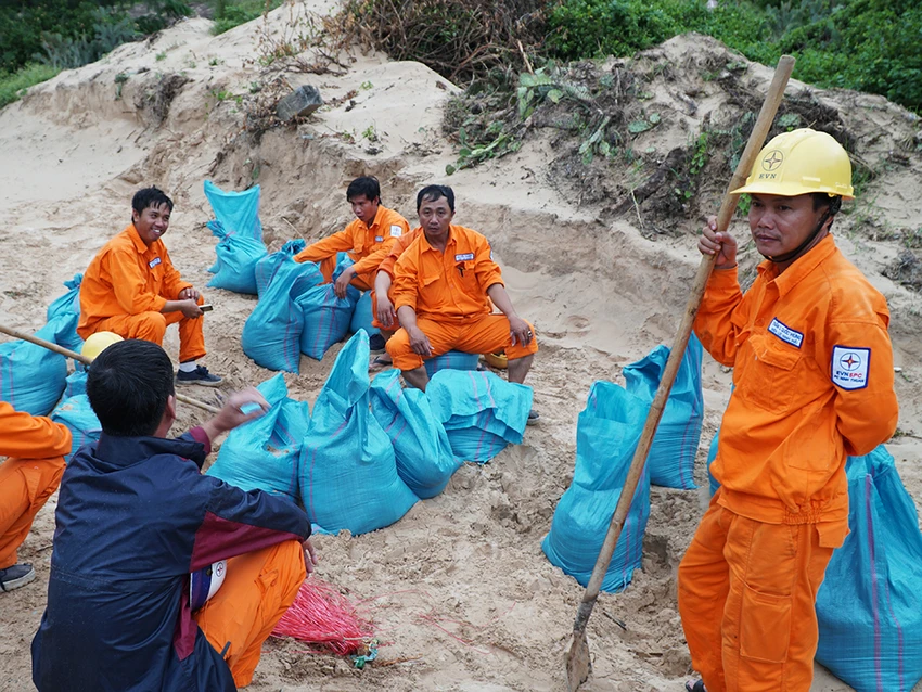 Ninh Thuận: Huy động toàn lực ứng phó bão Damrey ảnh 3 Ninh Thuận: Huy động toàn lực ứng phó bão Damrey ảnh 3