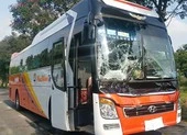 Tai nạn liên hoàn ở Bình Chánh do tránh một khúc gỗ trên đường