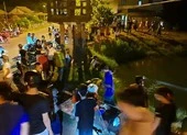 Thương tâm: Chị lao xuống kênh cứu em, cả hai bị nước cuốn