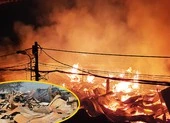 Hiện trường tan hoang sau vụ cháy 6 tiếng đồng hồ ở quận 12