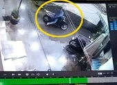 Xe SH để trong mưa, ngay cửa nhà vẫn bị trộm bẻ khóa cổ lấy mất