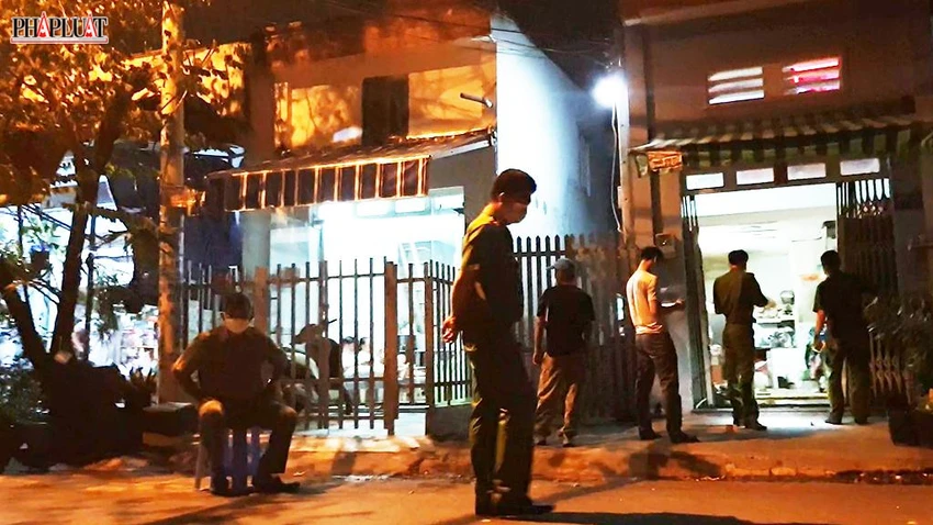 Án mạng xảy ra tại ngôi nhà trên đường Tân Thới Hiệp 09. Ảnh: NT Án mạng xảy ra tại ngôi nhà trên đường Tân Thới Hiệp 09. Ảnh: NT