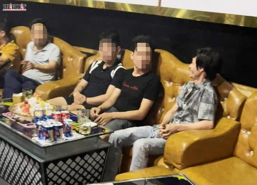 Công an phát hiện nhiều người dương tính với ma túy, không mang giấy tờ tùy thân. Ảnh: CA Công an phát hiện nhiều người dương tính với ma túy, không mang giấy tờ tùy thân. Ảnh: CA