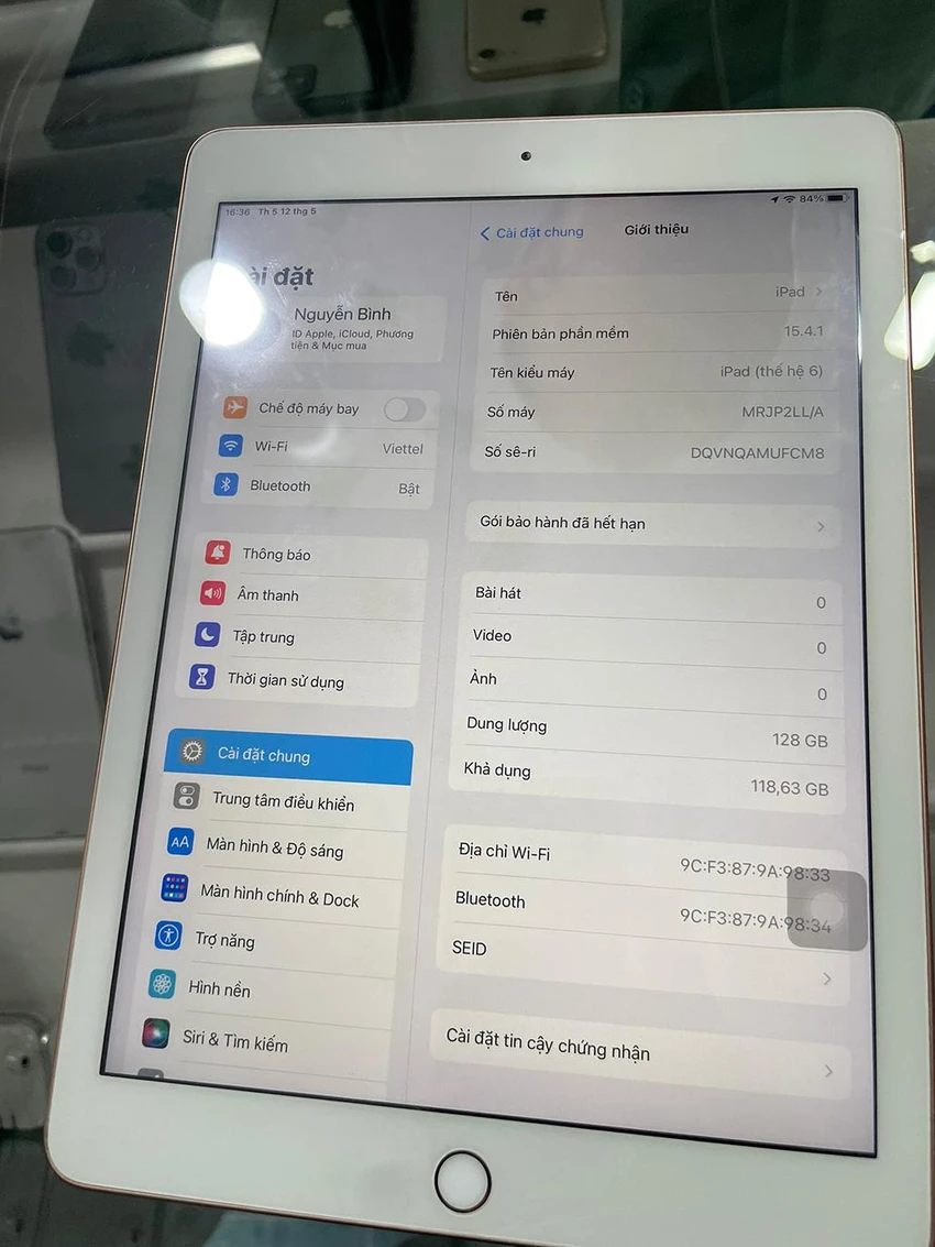 Chiếc iPad tang vật đã được công an thu hồi. Ảnh: NT Chiếc iPad tang vật đã được công an thu hồi. Ảnh: NT