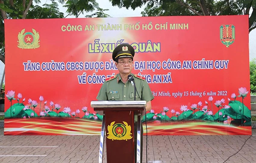 Thiếu tướng Lê Hồng Nam, Giám đốc Công an TP.HCM phát biểu giao nhiệm vụ. Ảnh: CA
