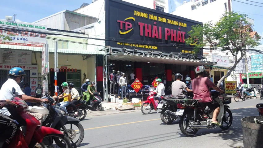 Đến trưa 29-6, công an mới hoàn tất công tác khám nghiệm hiện trường, điều tra. Ảnh: HT Đến trưa 29-6, công an mới hoàn tất công tác khám nghiệm hiện trường, điều tra. Ảnh: HT