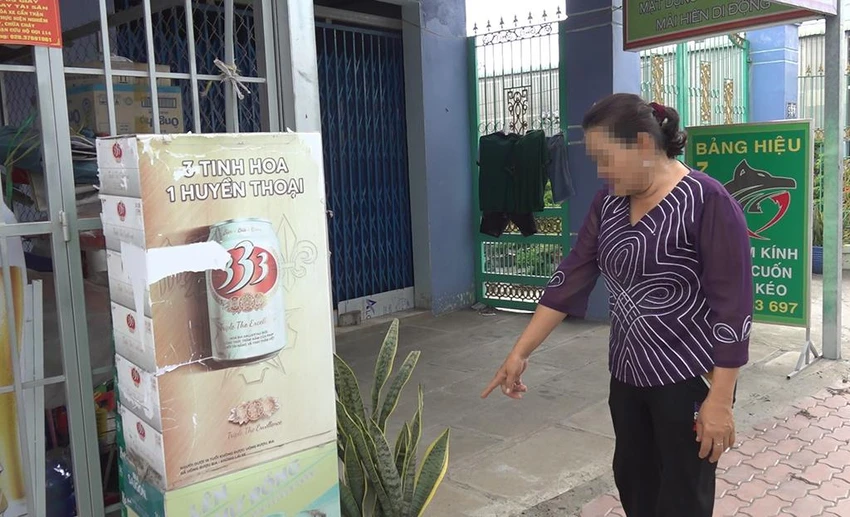 Bà T cho biết trước đó người này cũng đã trộm hai thùng bia tại quán của bà. Ảnh: HT Bà T cho biết trước đó người này cũng đã trộm hai thùng bia tại quán của bà. Ảnh: HT