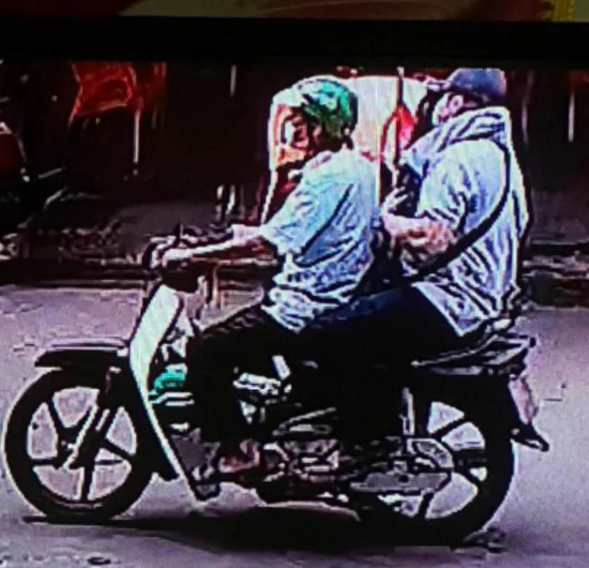Công an phát đi thông tin truy tìm người tài xế xe ôm và nam thanh niên đã lấy xe của anh K. Ảnh: CA Công an phát đi thông tin truy tìm người tài xế xe ôm và nam thanh niên đã lấy xe của anh K. Ảnh: CA