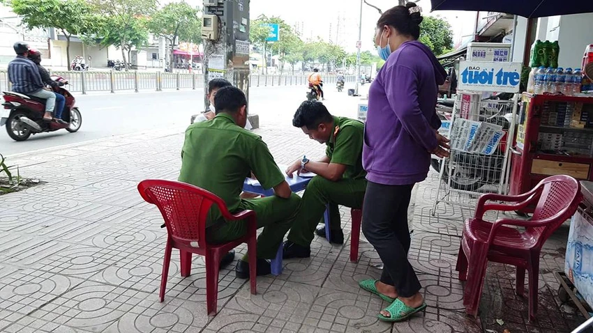 Công an sau lấy lời khai, phục vụ điều tra. Ảnh: HT Công an sau lấy lời khai, phục vụ điều tra. Ảnh: HT