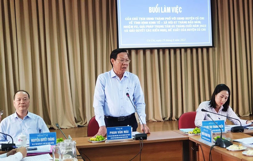 Chủ tịch UBND TP.HCM Phan Văn Mãi đánh giá cao những kết quả đạt được của chính quyền huyện Củ Chi. Ảnh: NT Chủ tịch UBND TP.HCM Phan Văn Mãi đánh giá cao những kết quả đạt được của chính quyền huyện Củ Chi. Ảnh: NT