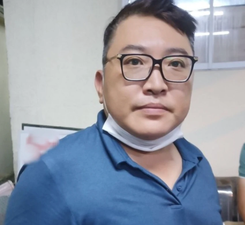 Kim Min Chul tại cơ quan điều tra. Ảnh: CA Kim Min Chul tại cơ quan điều tra. Ảnh: CA